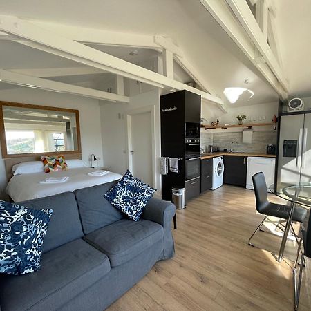 Spacious Lodge With King Sized Bed อินเวอเรรี ภายนอก รูปภาพ